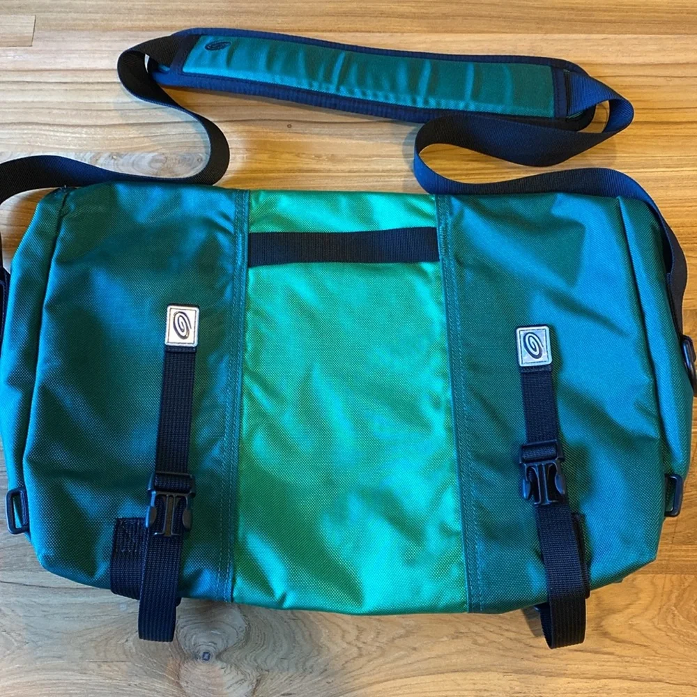 Timbuk2 messenger bag GUC - Picture 6 of 10